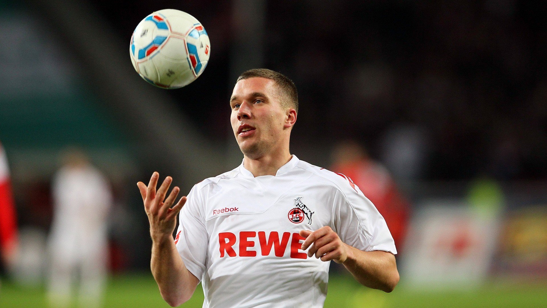 世界杯：FIFA展示“肌肉疲劳实时监控图” 教练可在平板查看红区状态